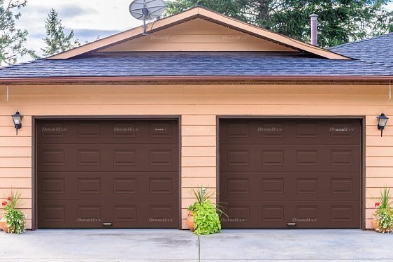 Секционные гаражные ворота Doorhan RSD01 BIW (3300х2300) - фото