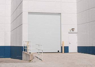 Промышленные ворота с панорамным остеклением Doorhan ISD02 (3200х2200)