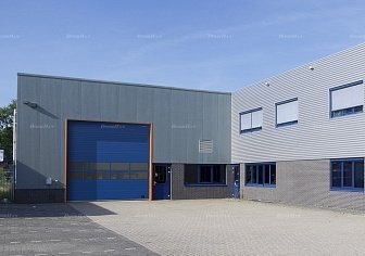 Промышленные ворота с панорамным остеклением Doorhan ISD02 (5600х2600)